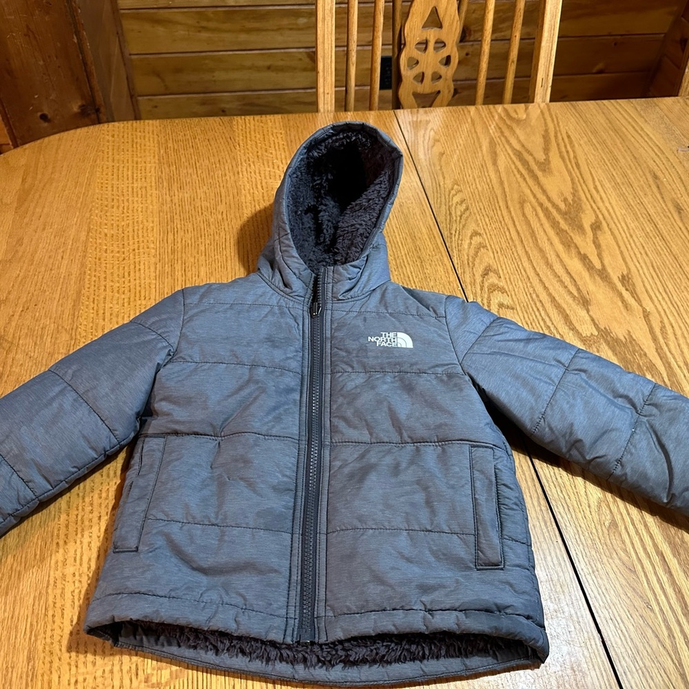 Boys size 4 North Face reversible jacket